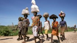 Ayuda de emergencia a un hospital y a un campo de refugiados